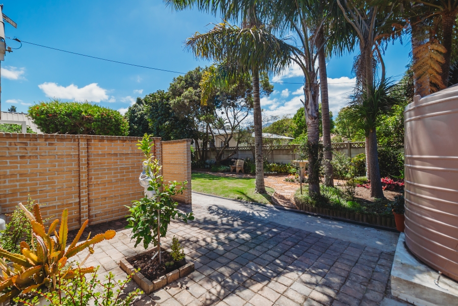 5 Bedroom Property for Sale in Heather Park Western Cape